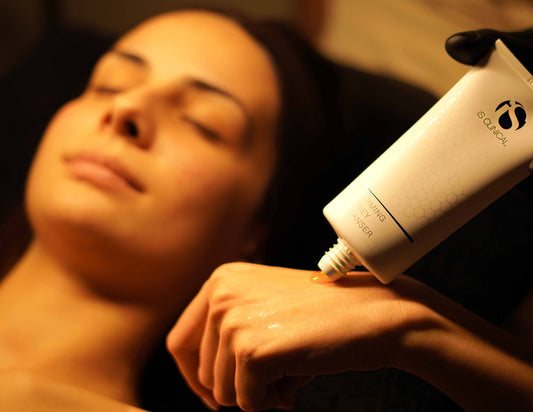 iS CLINICAL Honey Enzyme Facial
